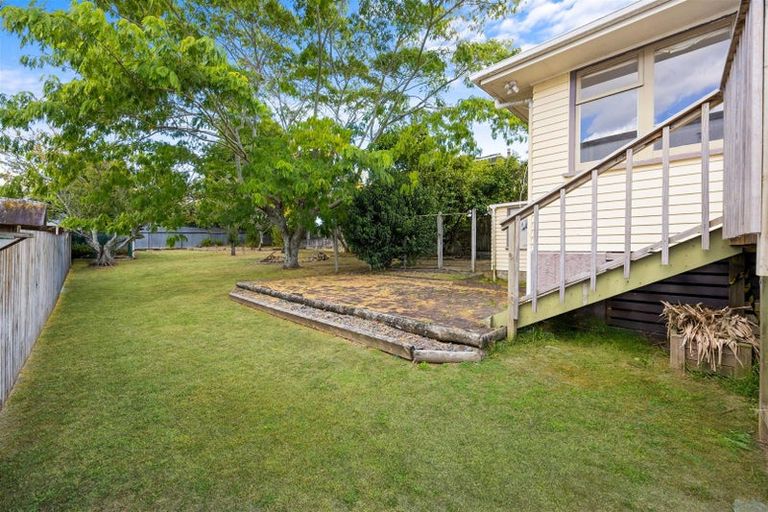 Photo of property in 17 Hazards Road, Weymouth, Auckland, 2103