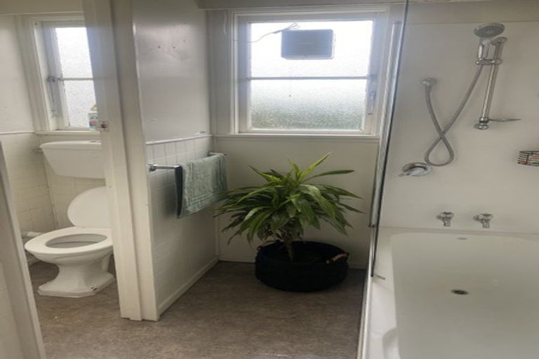 Photo of property in 212 Kaikorai Valley Road, Bradford, Dunedin, 9011