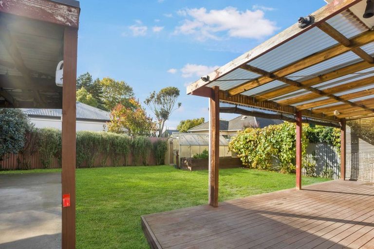 Photo of property in 76 Sylvan Street, Hillmorton, Christchurch, 8024