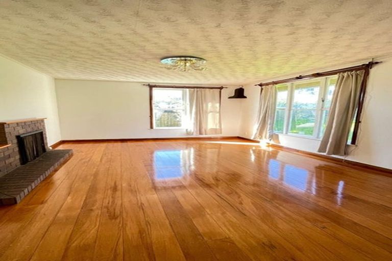 Photo of property in 87 Hillsborough Road, Hillsborough, Auckland, 1042