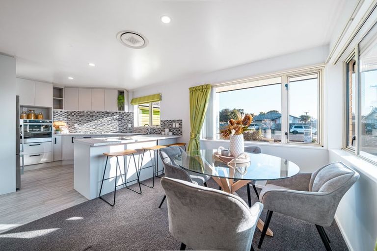 Photo of property in 112 Gayhurst Road, Dallington, Christchurch, 8061