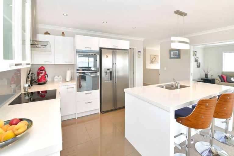 Photo of property in 7 Spyglass Street, Red Beach, 0932