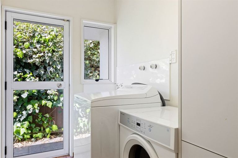 Photo of property in 3 Jamell Place, Avonhead, Christchurch, 8042