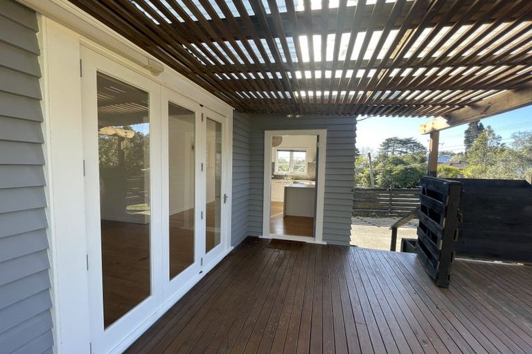 Photo of property in 80 Kaurilands Road, Titirangi, Auckland, 0604