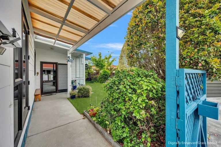 Photo of property in 2/17 Townshend Crescent, Greenmeadows, Napier, 4112