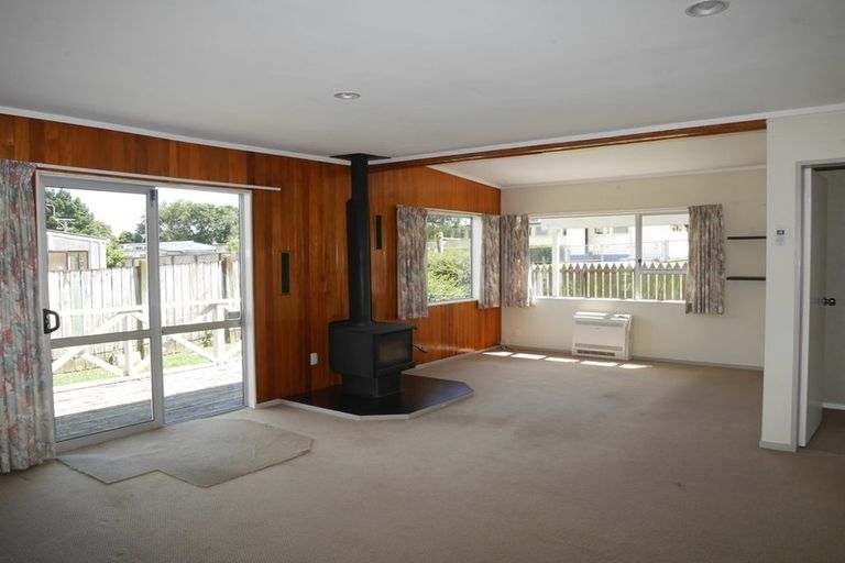 Photo of property in 10-12 Utauta Street, Waikanae, 5036