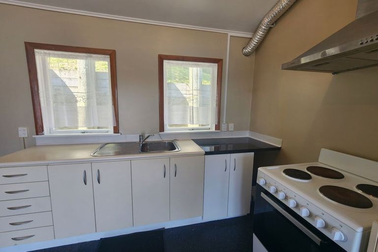 Photo of property in 7a Hampshire Street, Cannons Creek, Porirua, 5024