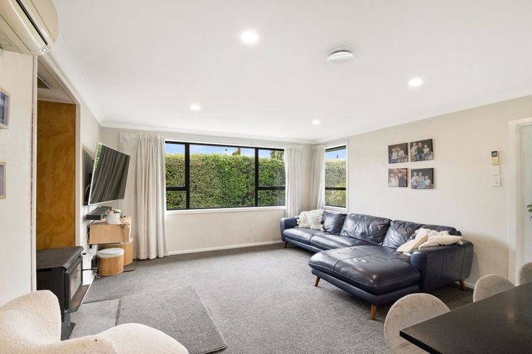 Photo of property in 28 Denise Crescent, Hornby, Christchurch, 8042