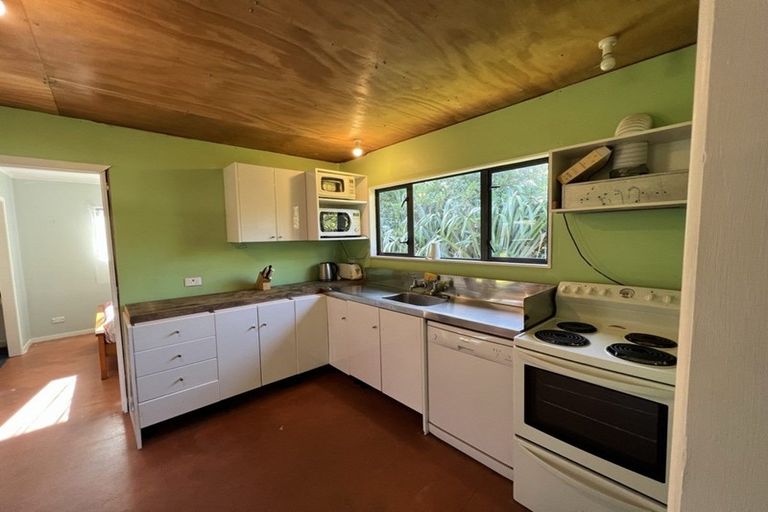 Photo of property in 5 Tainui Street, Mokau, 4376