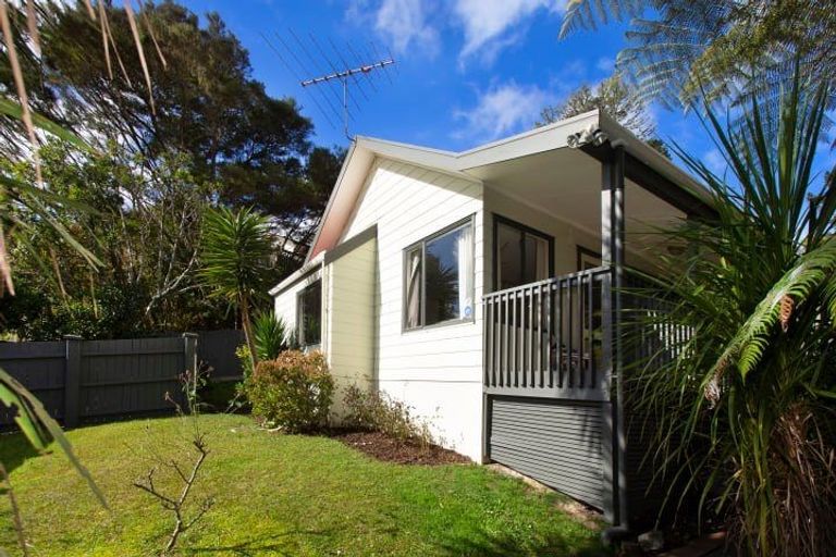 Photo of property in 2 Abbeygate Street, Birkdale, Auckland, 0626