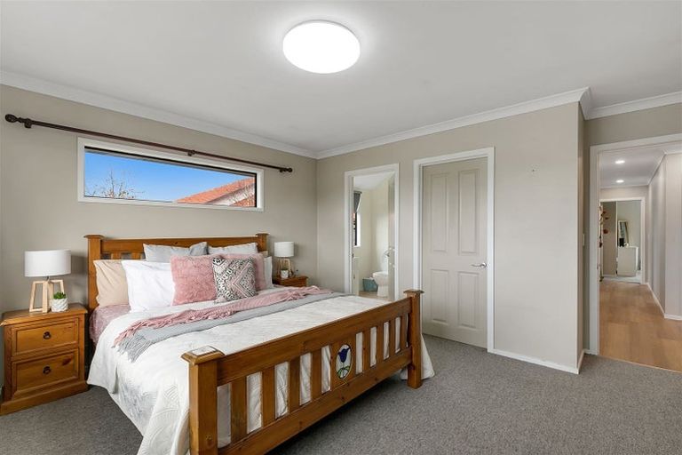 Photo of property in 24 Aotea Drive, Aotea, Porirua, 5024