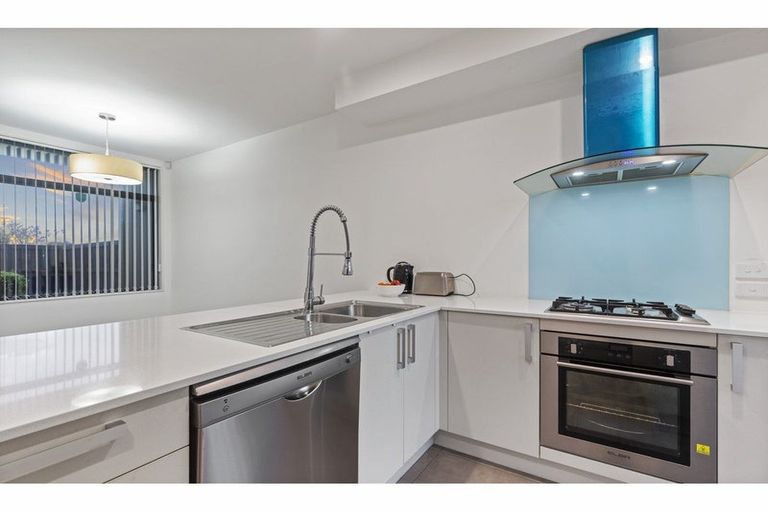 Photo of property in 49 Battalion Drive, Papakura, 2110