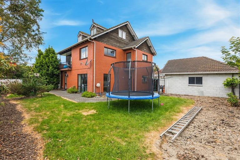 Photo of property in 15 Sawtell Place, Northcote, Christchurch, 8052