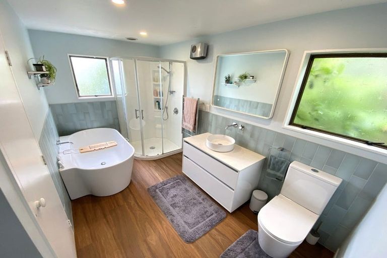 Photo of property in 3 Cassis Place, Crofton Downs, Wellington, 6035