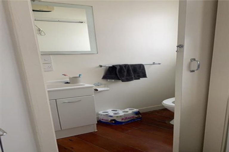 Photo of property in 6 Maratahu Street, Westown, New Plymouth, 4310