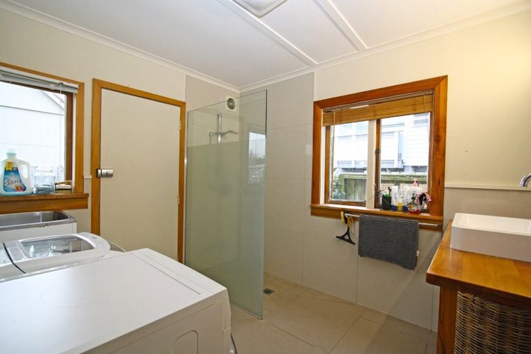 Photo of property in 25 Roy Terrace, Moturoa, New Plymouth, 4310