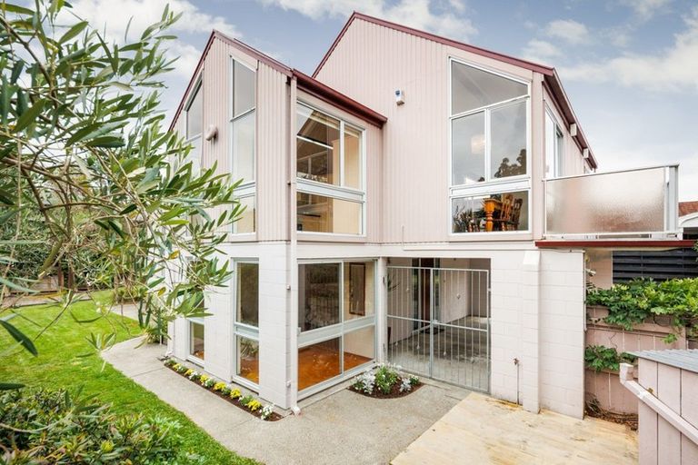 Photo of property in 29 Montgomery Terrace, Hokowhitu, Palmerston North, 4410