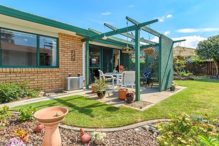 Photo of property in 10 James Henry Avenue, Papamoa Beach, Papamoa, 3118