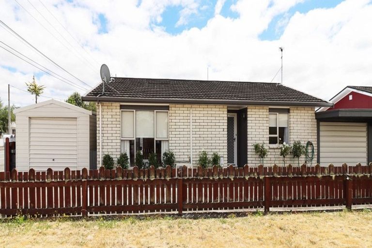 Photo of property in 2/204 Belvedere Road, Carterton, 5713
