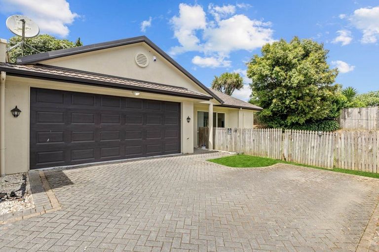 Photo of property in 3/8 Saints Court, Manurewa, Auckland, 2102