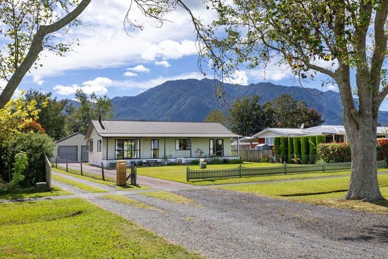 Photo of property in 124 Stanley Avenue, Te Aroha, 3320