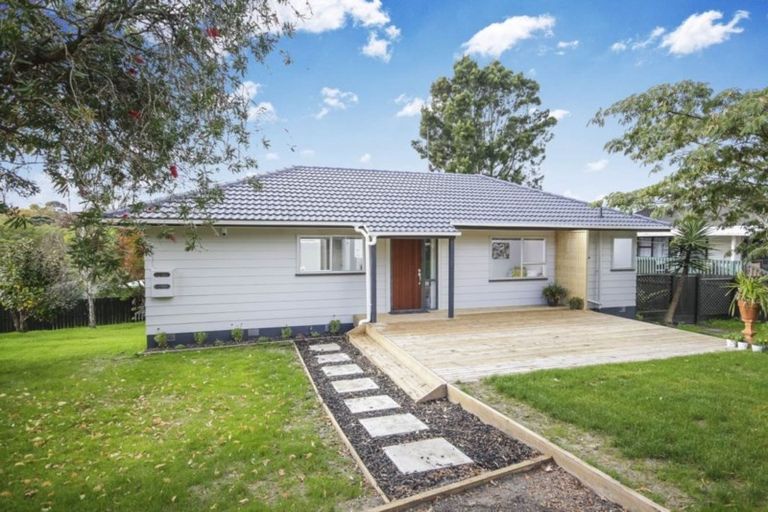 Photo of property in 8 Elizabeth Drive, West Harbour, Auckland, 0618