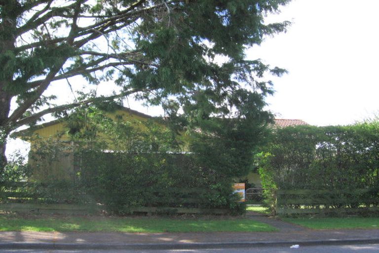 Photo of property in 8 Libra Street, Glen Eden, Auckland, 0602