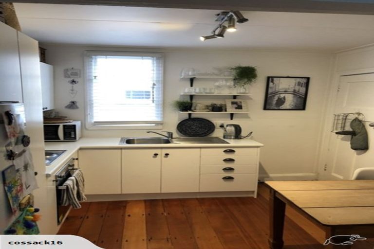 Photo of property in 3 Edwardes Street, Napier South, Napier, 4110