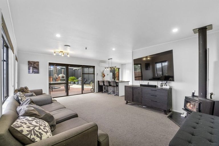 Photo of property in 34 Karaka Street, Helensville, 0800