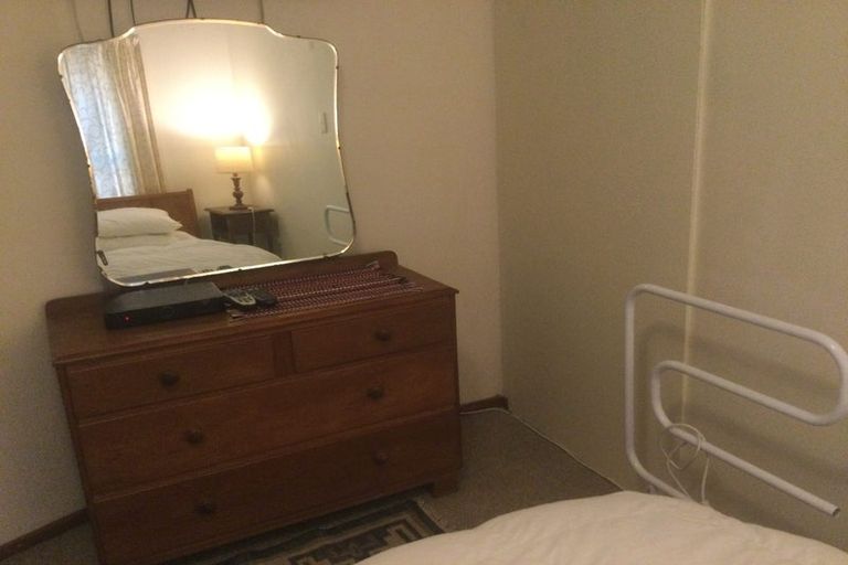 Photo of property in 2 Geoffrey Road, Torbay, Auckland, 0630