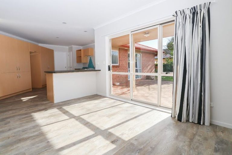 Photo of property in 183 Old Farm Road, Hamilton East, Hamilton, 3216