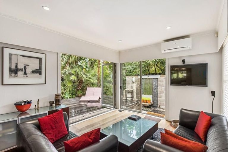 Photo of property in 2/31 Bracken Avenue, Takapuna, Auckland, 0622
