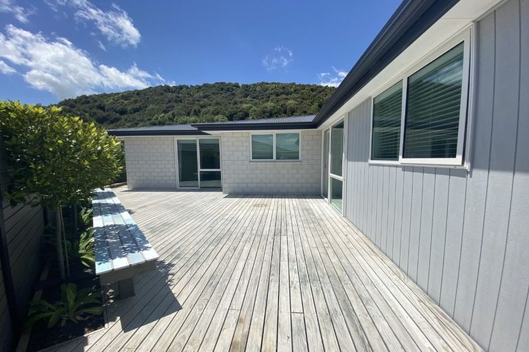 Photo of property in 24 Rochfort Crescent, Pyes Pa, Tauranga, 3112
