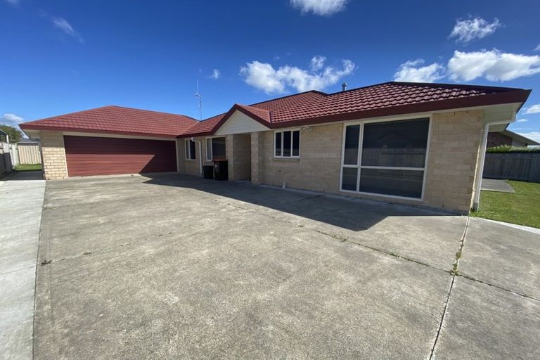 Photo of property in 54 Geneva Terrace, Kelvin Grove, Palmerston North, 4414