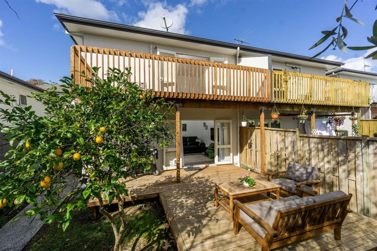 Photo of property in 2/49 Fields Parade, Oteha, Auckland, 0632