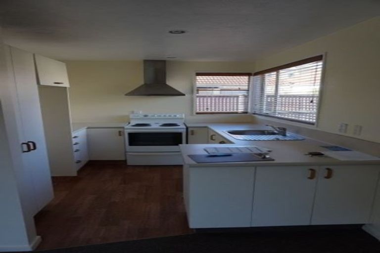 Photo of property in 3/2 Broadbent Street, Riccarton, Christchurch, 8041