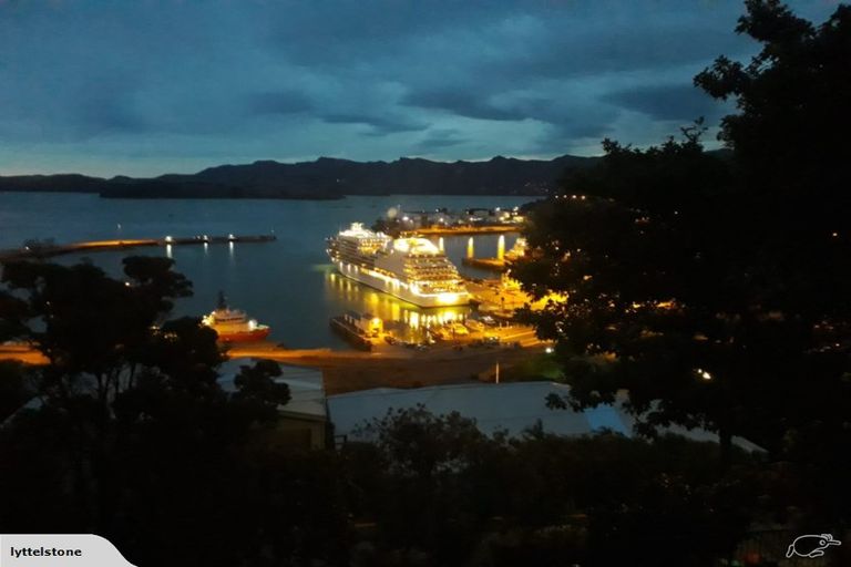 Photo of property in 26 Reserve Terrace, Lyttelton, 8082