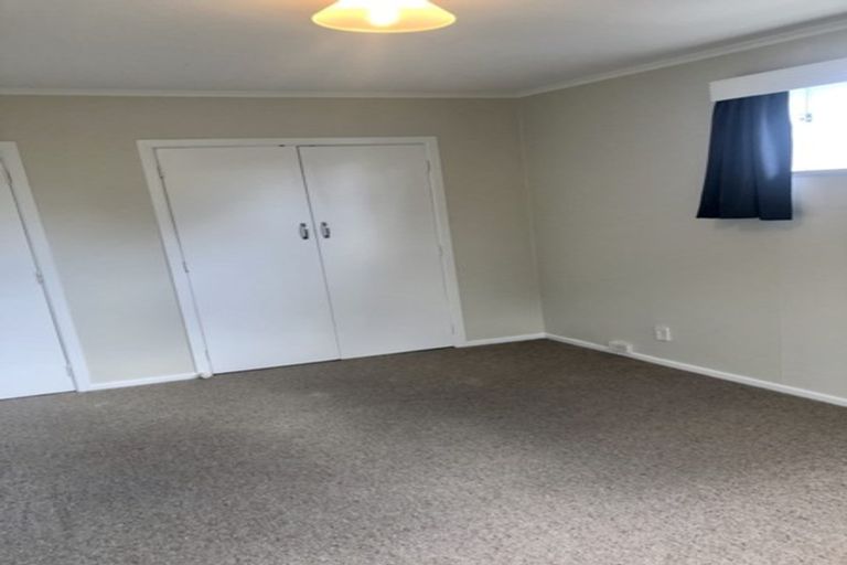 Photo of property in 199 Chivalry Road, Glenfield, Auckland, 0629