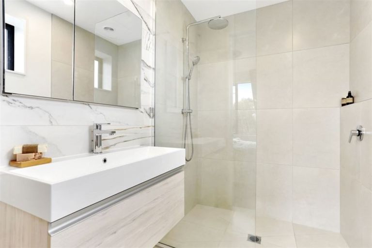 Photo of property in Sugar Lane Apartments, 13/31 Rawene Road, Birkenhead, Auckland, 0626