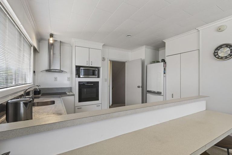 Photo of property in 11a Longview Drive, Merrilands, New Plymouth, 4312