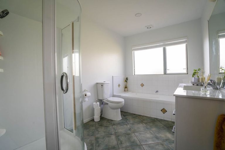 Photo of property in 12 Pendennis Point, Camborne, Porirua, 5026