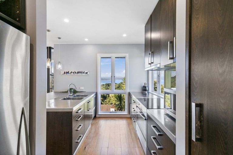 Photo of property in 22 Fairview Crescent, Kelburn, Wellington, 6012