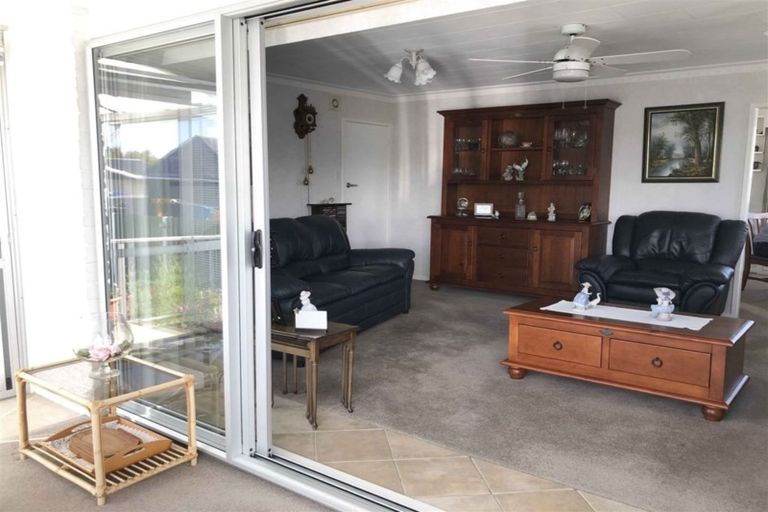 Photo of property in 32 Kildare Drive, Waikiwi, Invercargill, 9810