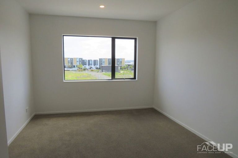 Photo of property in 47 Peihana Road, Hobsonville, Auckland, 0616