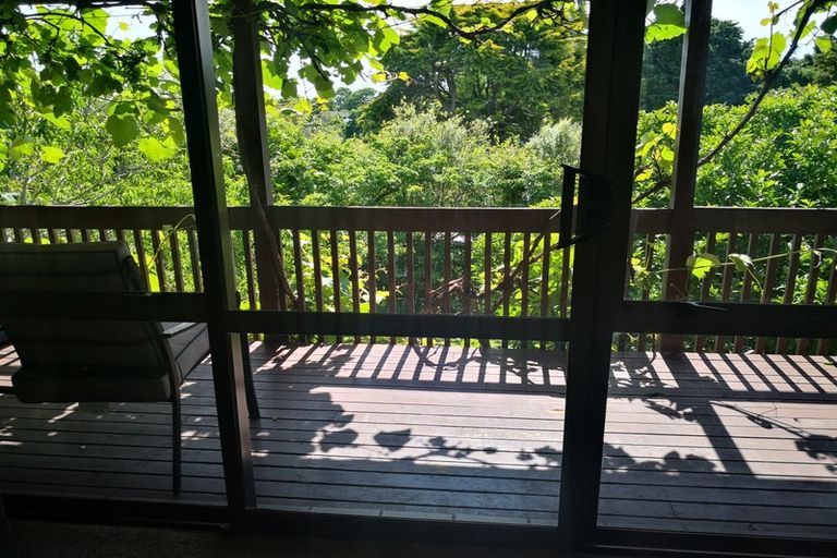 Photo of property in 15 Kingsclere Place, Goodwood Heights, Auckland, 2105