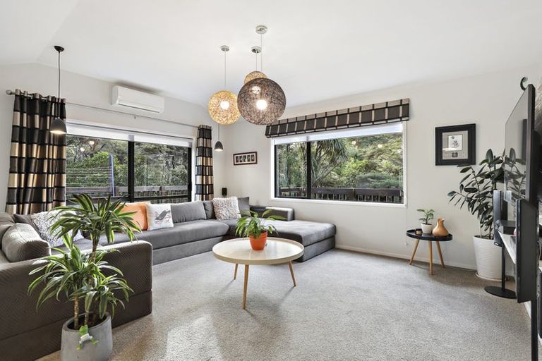 Photo of property in 10 Bendalls Lane, Oratia, Auckland, 0604