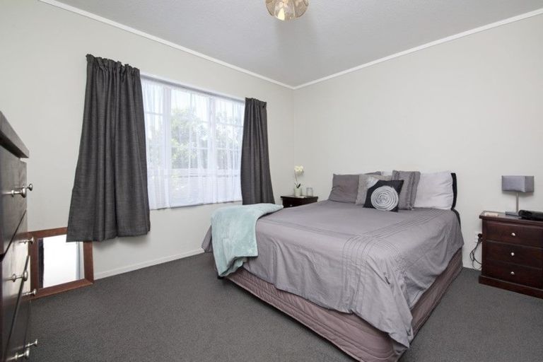 Photo of property in 58 De Quincey Terrace, Highland Park, Auckland, 2010