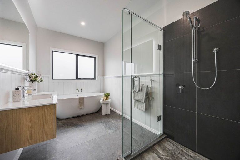 Photo of property in 106 Metoriti Crescent, Karaka, 2124