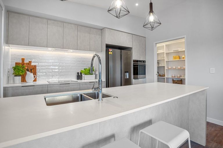 Photo of property in 16 Te Kaka Place, Omokoroa, 3114