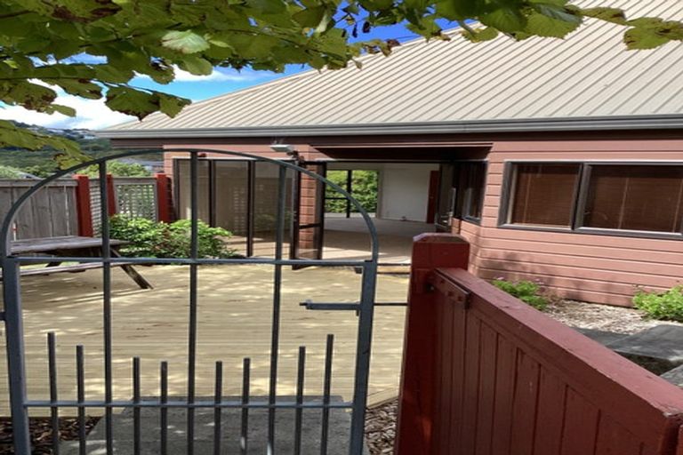 Photo of property in 5 Aintree Grove, Churton Park, Wellington, 6037